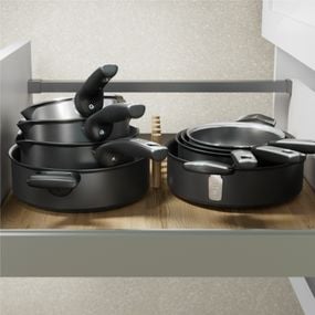 Cratita cu capac Tefal Excellence+ G3303202, 24 cm, invelis antiaderent, tehnologie FUSIONCORE, Thermo-Signal™, maner nituit, aluminiu, inductie, negru