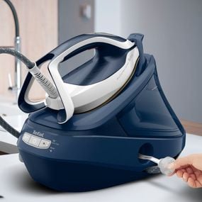 Stație de călcat de &icirc;naltă presiune Pro Express Ultimate GV9720E0, 3000 W, 8 bari, jet de abur 590 g/min, talpă Durilium Airglide Autoclean Ultra Thin colector anti-calcar, rezervor 1.2 L, albastru