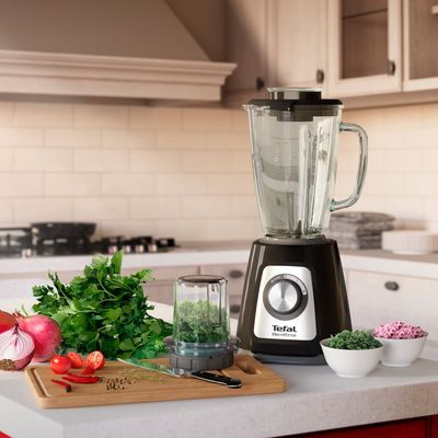 Blender BlendForce 2 BL438831, tehnologie Powelix, 800 W, 6 lame inox, 3 programe inteligente, Air Cooling, Smart Lock,  Easy Safety, Easy Clean, 2 accesorii râșniță și tocător, 1.75 L, negru