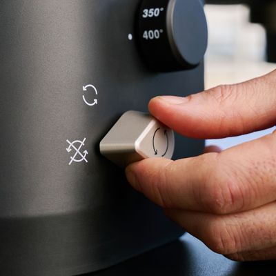 Cuptor electric pentru pizza Tefal Pizza Pronto JM600TE0, 2600 W, 4 trepte de temperatura, piatra rotativa automata, accesoriu pentru feliat pizza, paleta pentru pizza, maro & argintiu