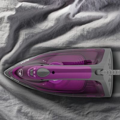 Fier de calcat cu abur Tefal Express Steam FV2847E0, 2400 W, jet de abur 160 g/min, abur variabil 0-35 g/min, rezervor apa 270 ml, talpa ceramica Cerilium, sistem anti-picurare, mov & negru