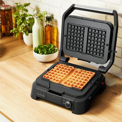 Gratar electric multifunctional Tefal SuperGrill 4-in-1 GC517DE0, 2000 W, placi detasabile, 3 trepte temperatura, functie cuptor, barbeque si waffle, 600 cm2, negru & argintiu
