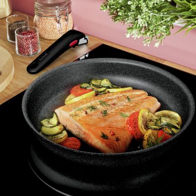 Set de 5 piese Tefal Ingenio Black Stone L3998953, tigaie 22/28 cm, cratita 16/20 cm, maner detasabil, invelis antiaderent Mineralia+, indicator Thermo-Signal™, inductie, negru