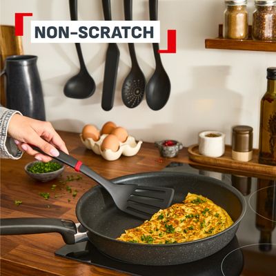Lingura pentru strecurat Tefal Ingenio K1980634, rezistenta la temperaturi inalte, compatibilitate cu masina de spalat vase, plastic, negru & rosu