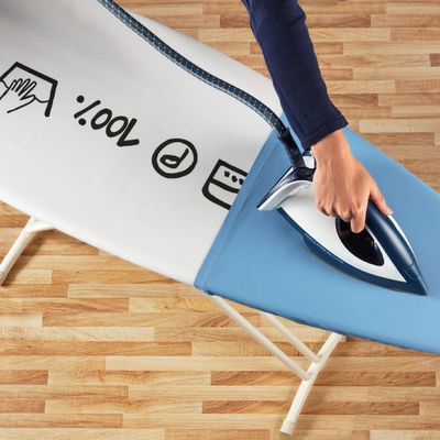 Masă de călcat TI1200E1, suprafață 124 x 40 cm, înălțime până la 93 cm, husă bumbac și spumă, 6 KG, inox, alb / negru