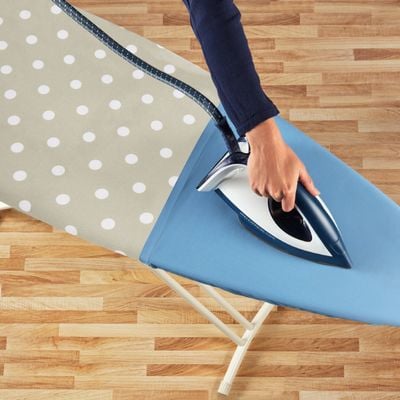 Masă de călcat TI1200E1, suprafață 124 x 40 cm, &icirc;nălțime p&acirc;nă la 93 cm, husă bumbac și spumă, 6 KG, inox, alb / negru