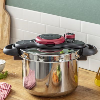 Oală sub presiune Tefal ClipsoMinut'® Easy P4624966, compatibil cu inducția, inox, indicator de presiune, 5 puncte de securitate, argintiu