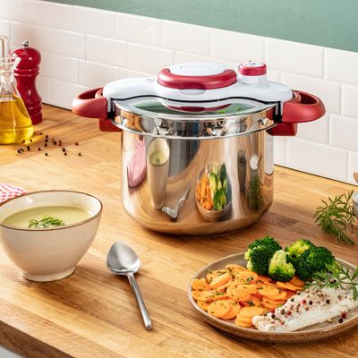 Oală sub presiune Tefal ClipsoMinut Perfect P4620733, 6 L, compatibil cu inducția, inox, indicator de presiune, 5 puncte de securitate, argintiu