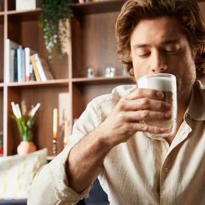 Pachet PROMO Espressor automat Krups Sensation Milk EA912HF0 & Termos Tefal Travel Mug Classic N2024410