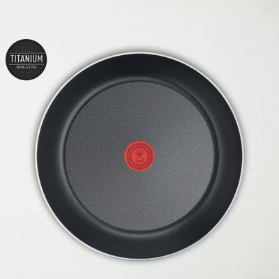 Set 10 piese Tefal Ingenio Easy Cook & Clean L1529402, cratita 16 / 20 cm, tigaie 22 / 24 / 28 cm, tigaie saute 24 cm, wok 26 cm, 2 capace ermetice 16 / 20 cm, 1 maner detasatbil, rosu