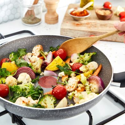 Tigaie wok Tefal Cook Natural B5791902, 28 cm, invelis antiaderent Mineralia, indicator Thermo-Signal™, gri