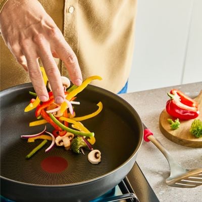 Tigaie wok Tefal Ingenio Excellence+ P0001924, 28 cm, invelis antiaderent, tehnologie FUSIONCORE, Thermo-Signal™, aluminiu, inductie, negru