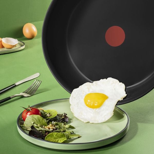 Tigaie Tefal Renew de 24 cm C4320423, 100% aluminiu reciclat, indicator Thermo-Signal, compatibil cu inducția, &icirc;nveliș ceramic, negru