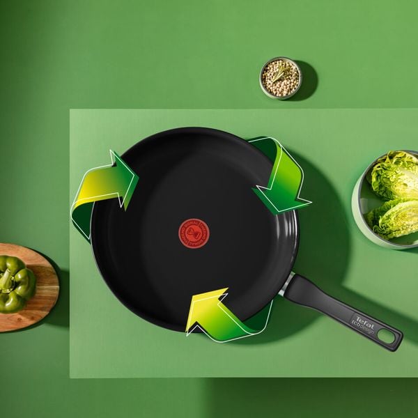 Tigaie Tefal Renew de 24 cm C4320423, 100% aluminiu reciclat, indicator Thermo-Signal, compatibil cu inducția, &icirc;nveliș ceramic, negru