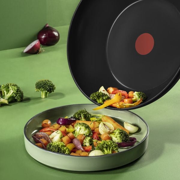 Tigaie wok Tefal Renew de 28 cm C4321923, 100% aluminiu reciclat, indicator Thermo-Signal, compatibil cu inducția, &icirc;nveliș ceramic, negru