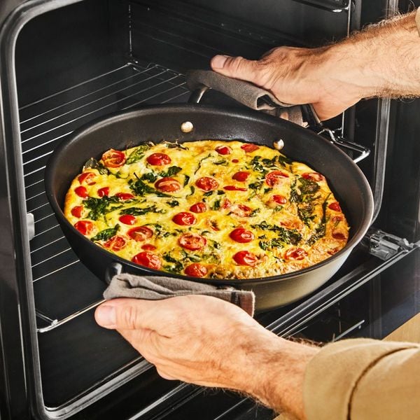 Cratita cu capac Tefal Excellence+ G3308802, 24 cm, invelis antiaderent, tehnologie FUSIONCORE, Thermo-Signal&trade;, manere nituite, aluminiu, inductie, negru
