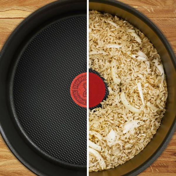Cratita Tefal Sensation B4253002, 20 cm, invelis antiaderent Titanium, indicator Thermo-Signal™, baza Diffusion, rosu Cratita Tefal Sensation B4253002, 20 cm, invelis antiaderent Titanium, indicator Thermo-Signal™, baza Diffusion, rosu