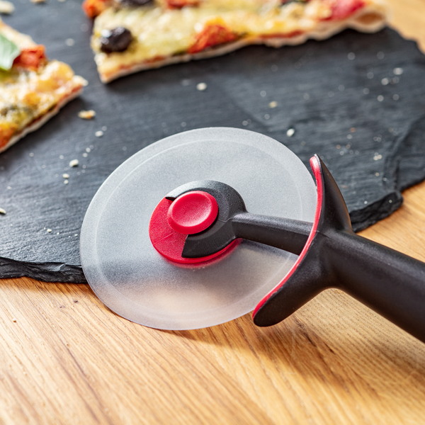 Cuțit pentru pizza Ingenio K2071114, design inovator, lamă de inox, plastic, negru Cuțit pentru pizza Ingenio K2071114, design inovator, lamă de inox, plastic, negru
