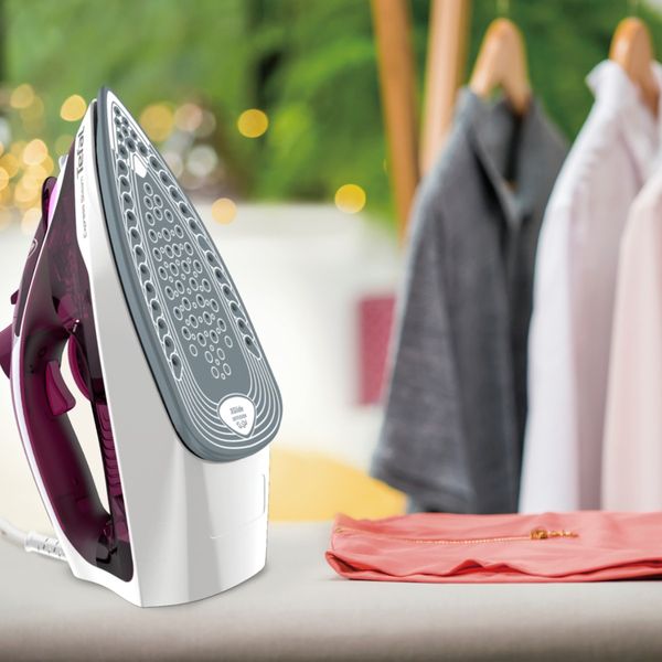 Fier de calcat Tefal Express Steam FV2835E0, 2400W, Jet de abur 160 g/min, abur variabil 0-35 g/min, 270 ml, violet