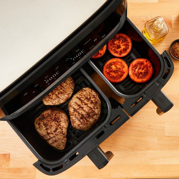 Friteuza cu aer cald Tefal Dual Easy Fry EY901810, 2700 W, 8.3 L, - Air fryer cu 10 programe automate, 2 cuve, invelis antiaderent, temperatura ajustabila, ecran digital, negru Friteuza cu aer cald Tefal Dual Easy Fry EY901810, 2700 W, 8.3 L, - Air fryer cu 10 programe automate, 2 cuve, invelis antiaderent, temperatura ajustabila, ecran digital, negru
