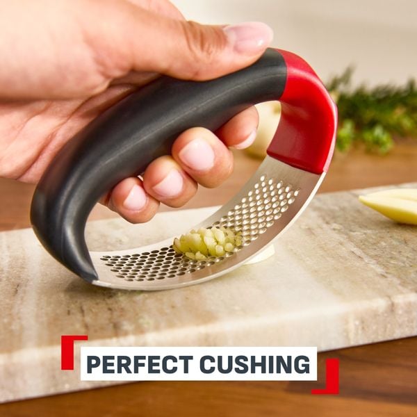 Presa pentru usturoi Tefal Ingenio+ K1990734, inox, compatibilitate cu masina de spalat vase, negru & rosu