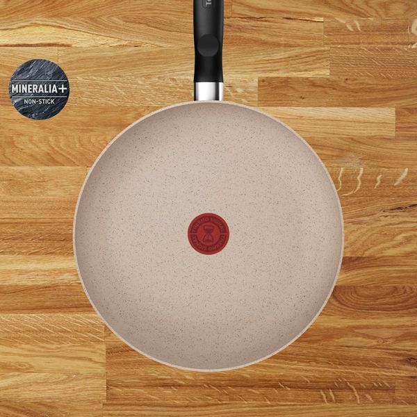 Set 2 tigai Tefal Beige Essential G0079053, 24/28 cm, aluminiu, invelis antiaderent Mineralia+, Thermo-Signal™, baza Thermo-Fusion™, inductie, bej