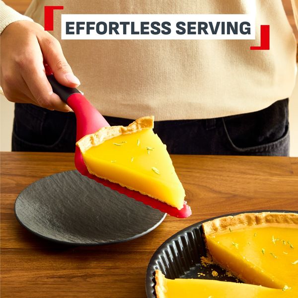 Spatula pentru tarta Tefal Ingenio+ K1981734, margine flexibila, compatibilitate cu masina de spalat vase, silicon, rosu & negru Spatula pentru tarta Tefal Ingenio+ K1981734, margine flexibila, compatibilitate cu masina de spalat vase, silicon, rosu & negru