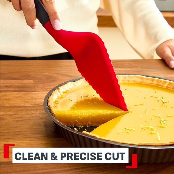 Spatula pentru tarta Tefal Ingenio+ K1981734, margine flexibila, compatibilitate cu masina de spalat vase, silicon, rosu & negru Spatula pentru tarta Tefal Ingenio+ K1981734, margine flexibila, compatibilitate cu masina de spalat vase, silicon, rosu & negru