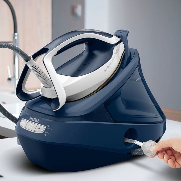 Stație de călcat de &icirc;naltă presiune Pro Express Ultimate GV9720E0, 3000 W, 8 bari, jet de abur 590 g/min, talpă Durilium Airglide Autoclean Ultra Thin colector anti-calcar, rezervor 1.2 L, albastru
