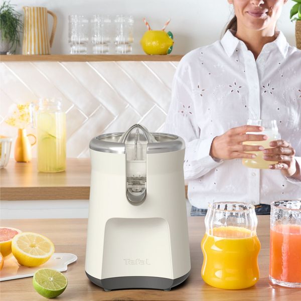 Storcator de citrice Tefal Collection ZP610AE0, 100 W, 1 viteza, capac de protectie, 3 conuri, design retro, crem