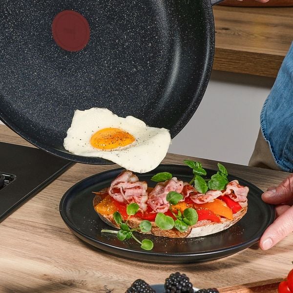 Tigaie pentru clatite Tefal Extra M0001032, 25 cm, aluminiu, invelis antiaderent ultra-rezistent, Thermo-Signal™, negru