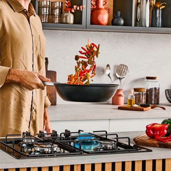 Tigaie wok Tefal Excellence+ G3301902, 28 cm, invelis antiaderent, tehnologie FUSIONCORE, Thermo-Signal&trade;, maner nituit, aluminiu, inductie, negru