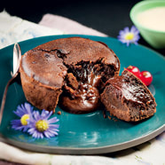 Chocolate molten puddings with peanut butter